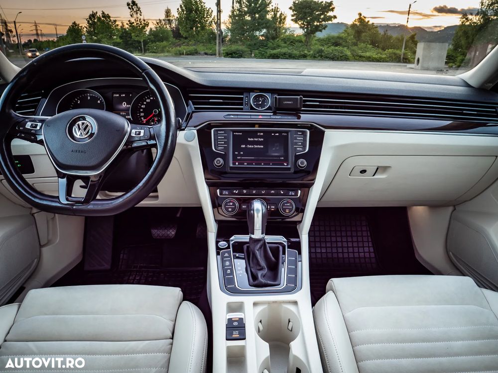 Volkswagen Passat 2.0 TDI DSG 4Motion Highline - 15