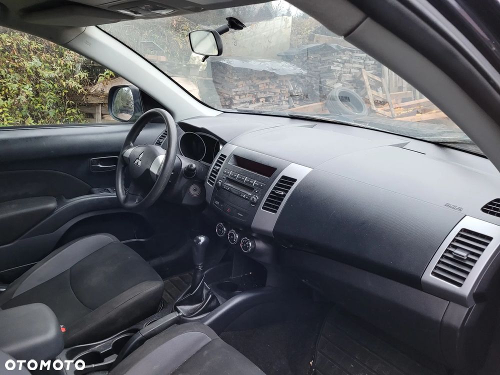 Mitsubishi Outlander 2.0 Intense 2WD EU5 - 2