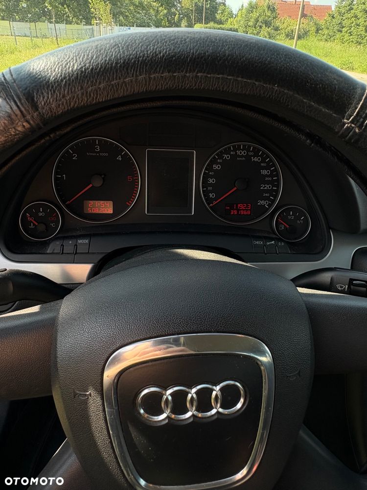 Audi A4 Limousine - 9