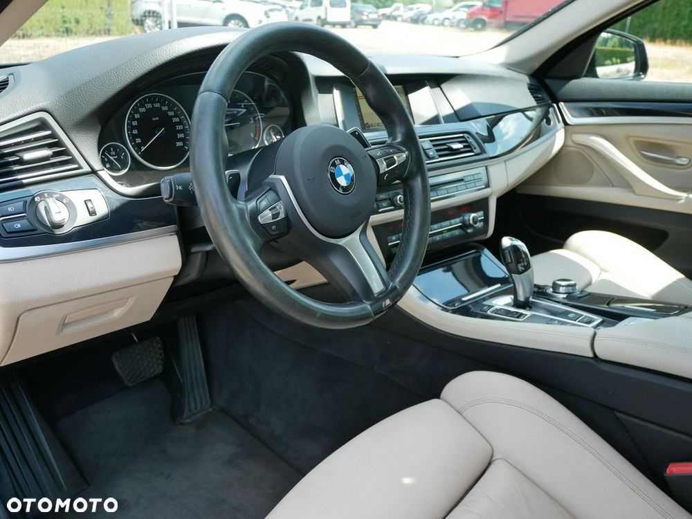 BMW Seria 5 520d xDrive - 15