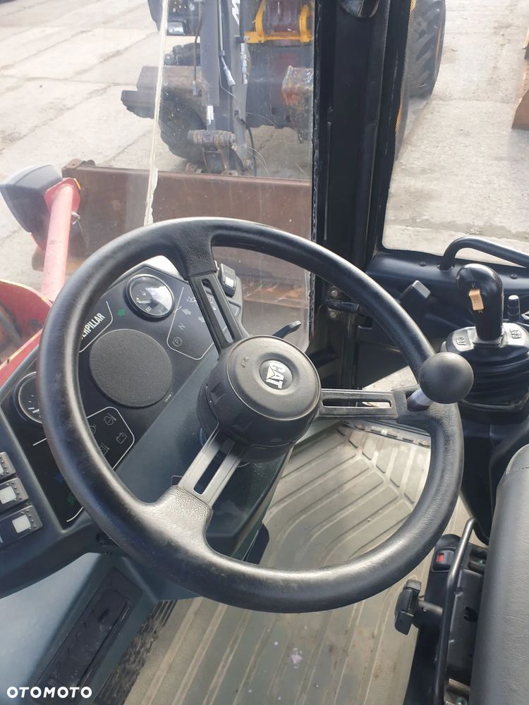 Caterpillar 908 - 10