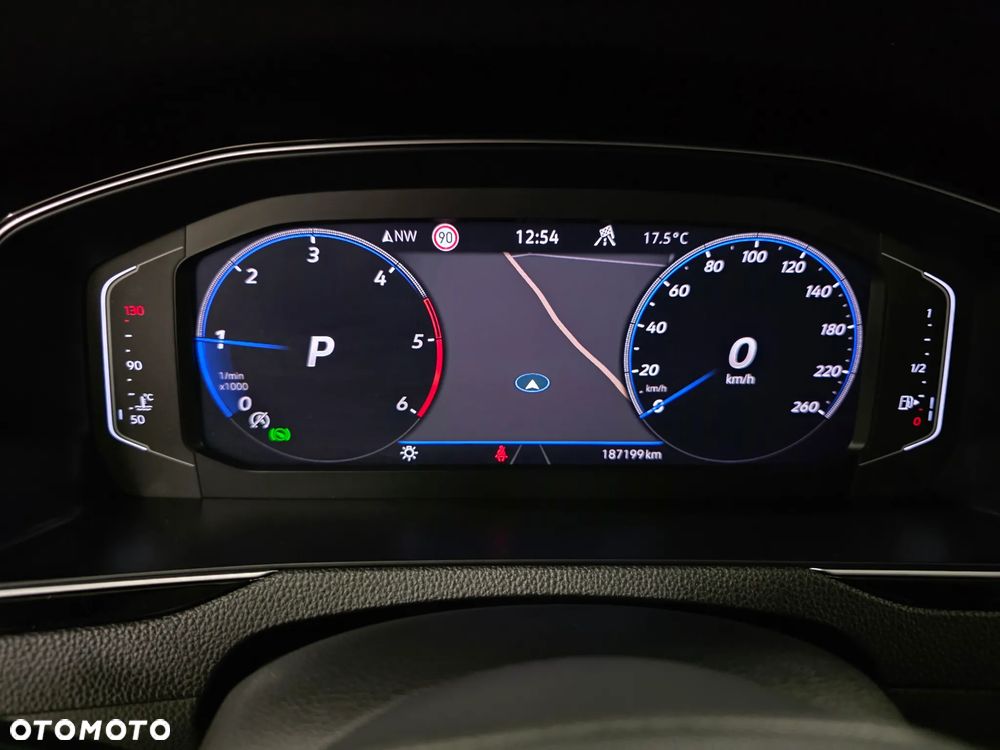 Volkswagen Passat - 15