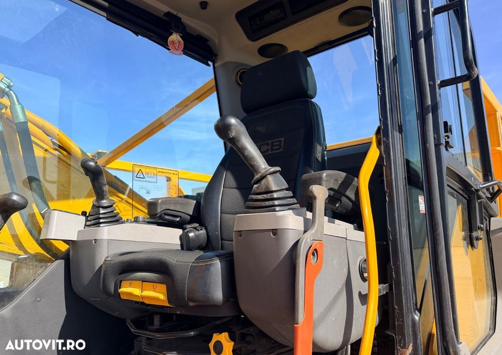 JCB 220X LC Excavator - 11