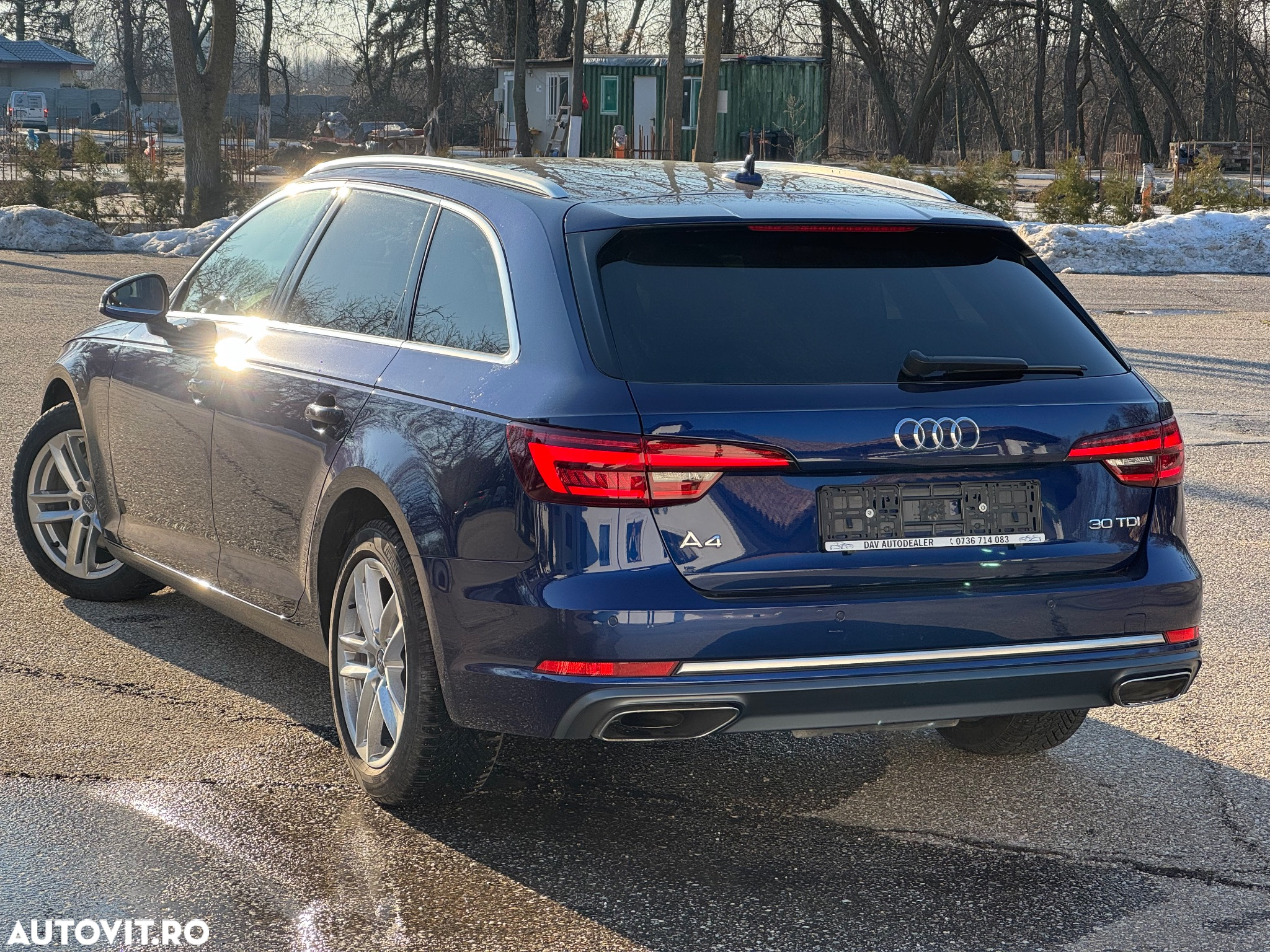 Audi A4 Avant 30 TDI S tronic sport - 2