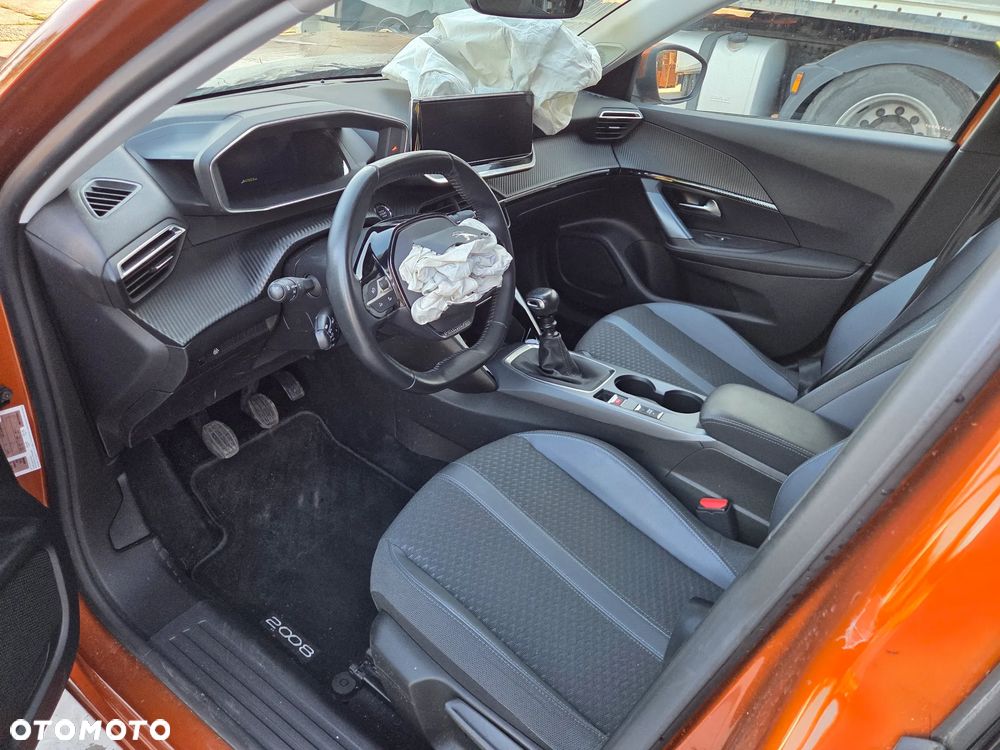Peugeot 2008 PureTech 130 Allure - 14
