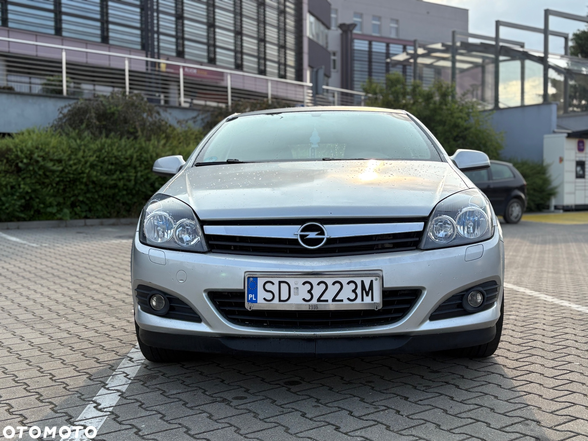 Opel Astra GTC 1.6 Sport - 11