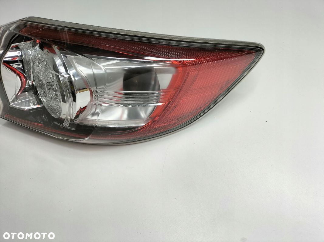 LAMPA PRAWY TYŁ TYLNA MAZDA 3 II BL 08-13 HB - 3
