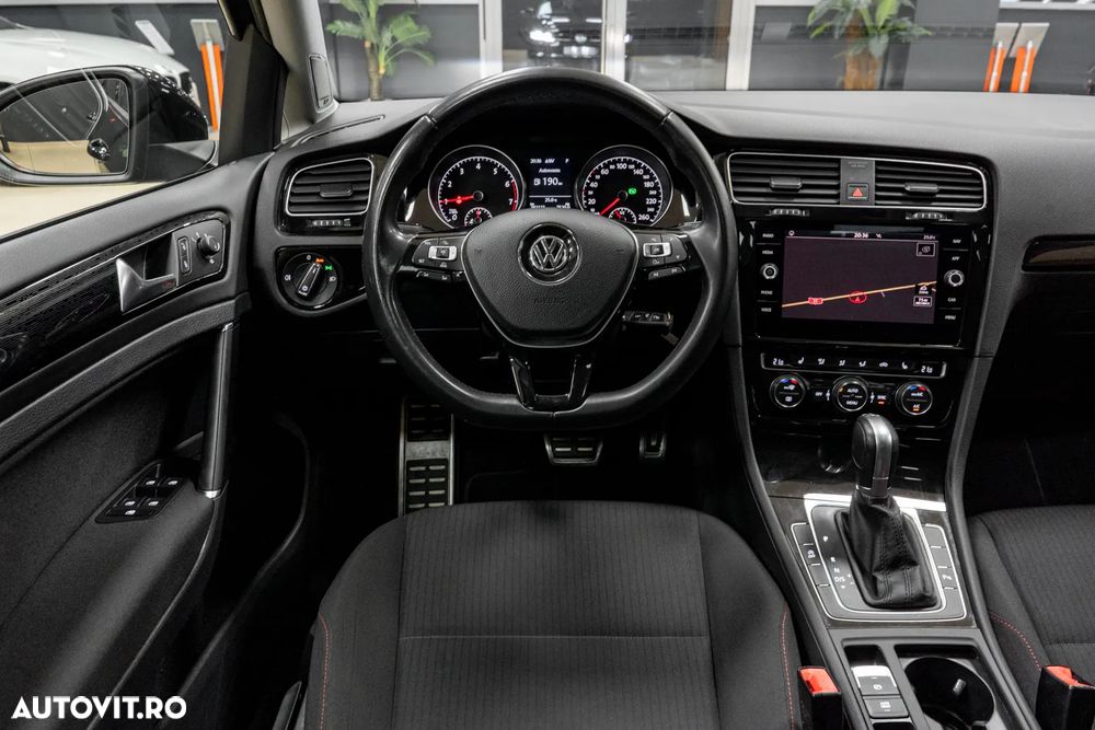 Volkswagen Golf 1.5 TSI ACT DSG Sound - 30