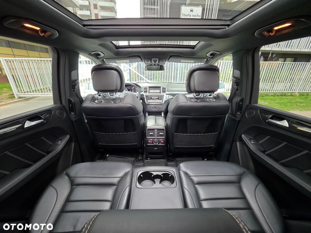 Mercedes-Benz ML 63 AMG 4-Matic - 25