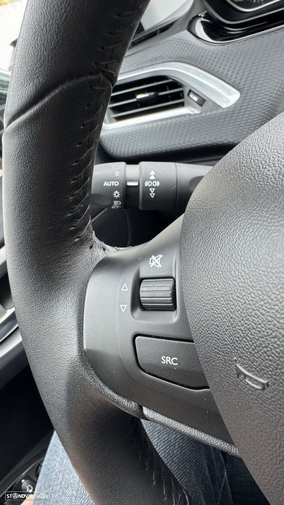 Peugeot 2008 1.2 PureTech Style - 10