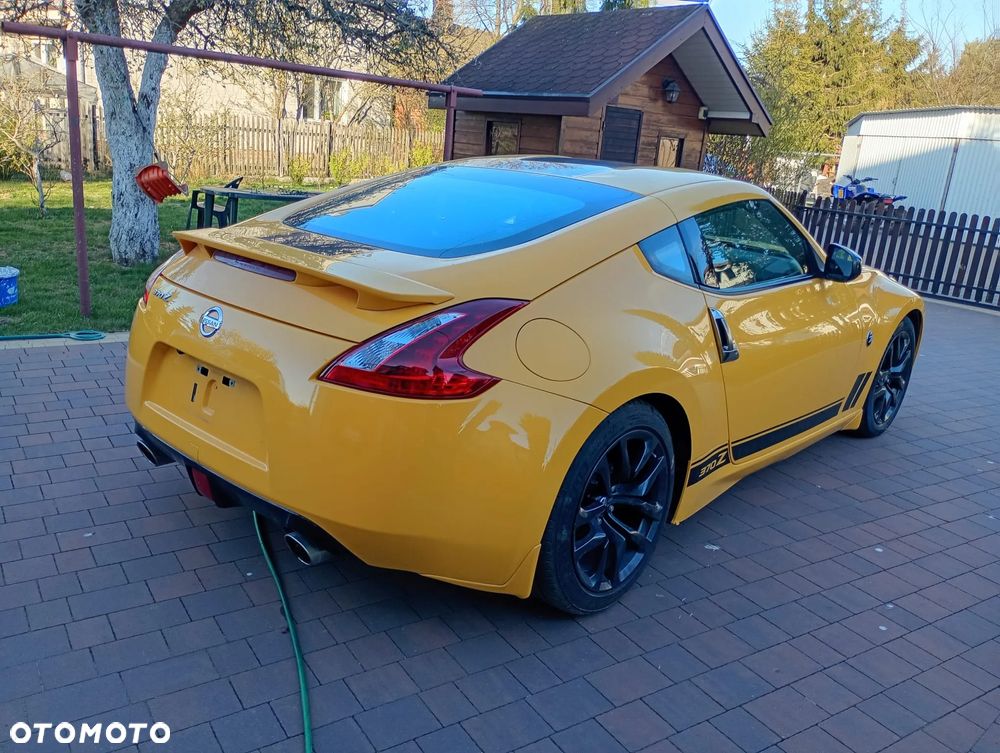 Nissan 370 Z - 3