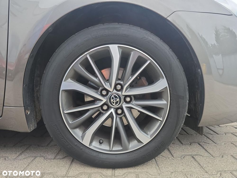 Toyota Avensis - 25
