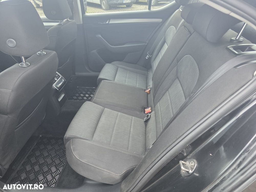 Skoda Superb 2.0 TDI Ambition - 17