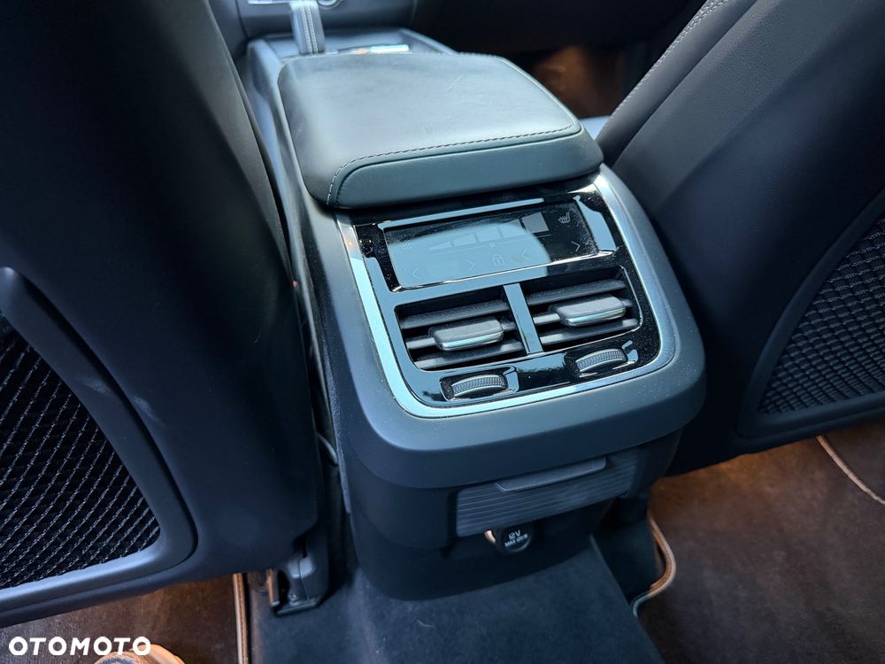 Volvo XC 60 B5 B AWD R-Design - 11