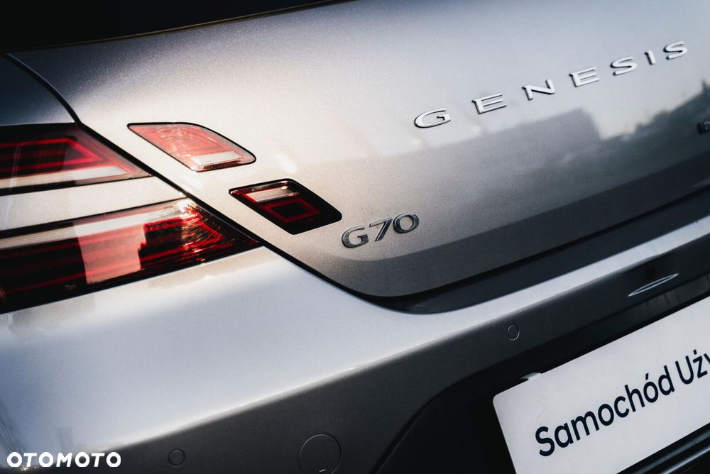 Genesis G70 - 15
