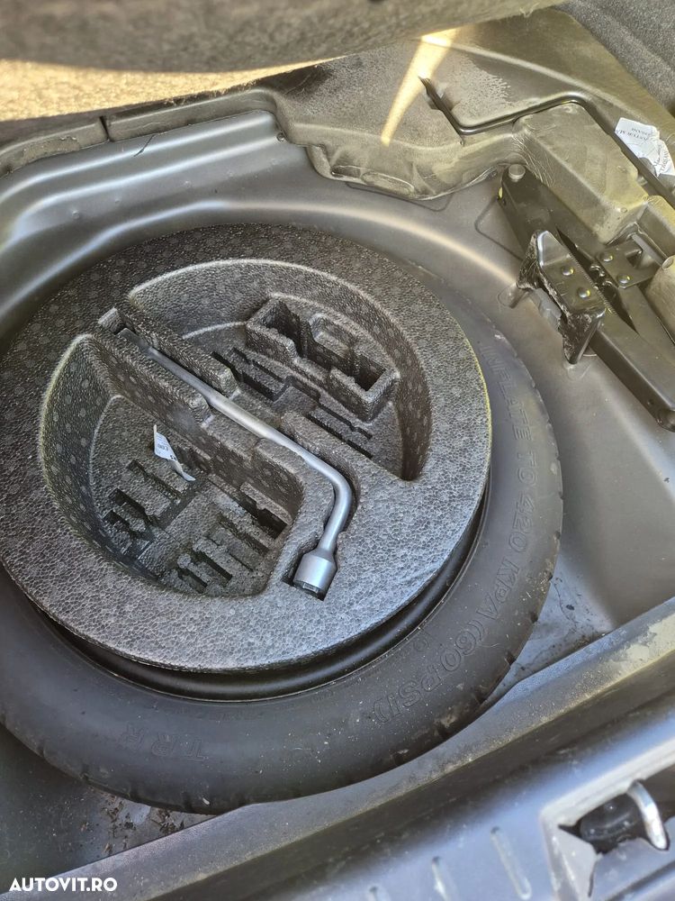 Toyota Avensis 2.0 Sedan Executive - 17