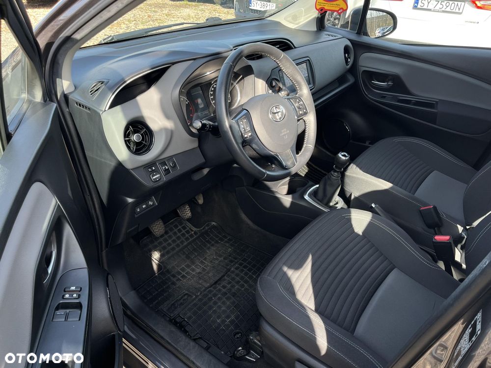 Toyota Yaris 1.5 Premium - 14