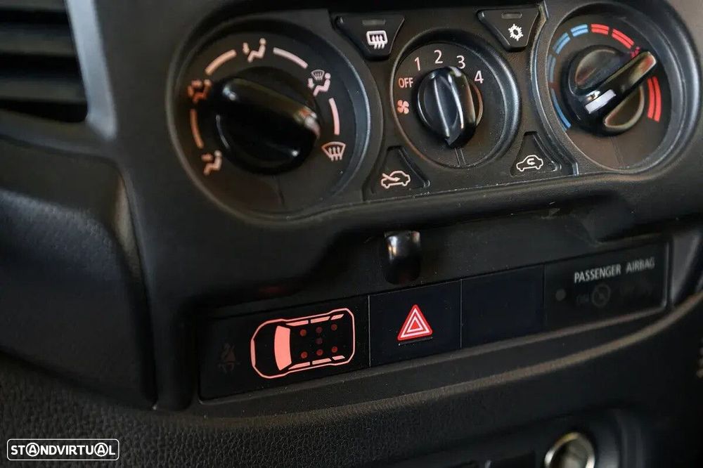 Mitsubishi L200 2.4 DI-D CD Invite 4WD - 39