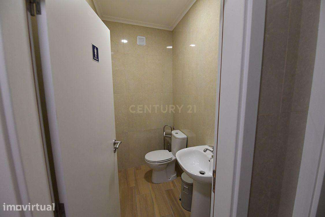 Restaurante novo totalmente equipado e pronto a funcionar, com estacio - Grande imagem: 3/17