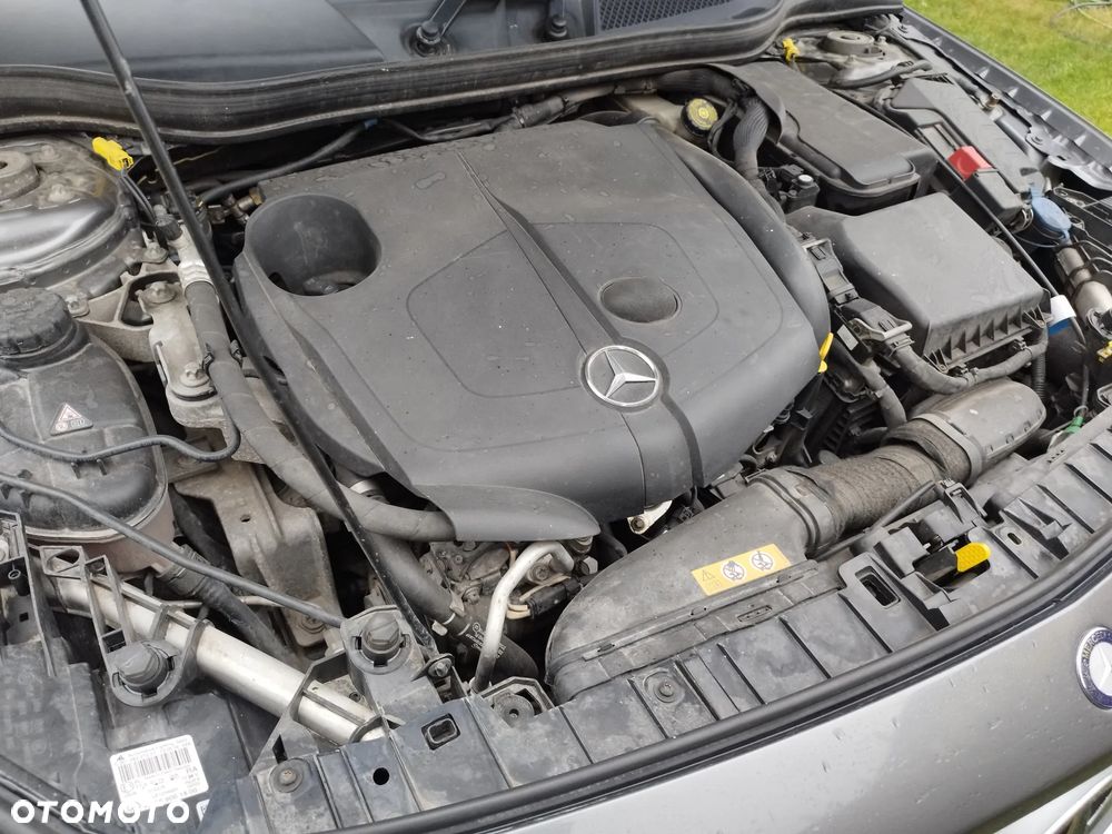Mercedes-Benz GLA 220 d 4Matic 7G-DCT - 5