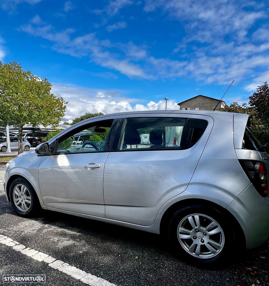 Chevrolet Aveo 1.2 LS - 4