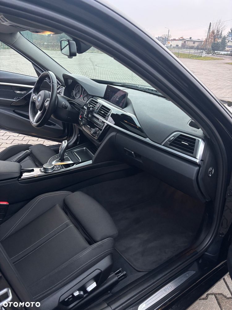 BMW Seria 3 330i Sport Line - 9