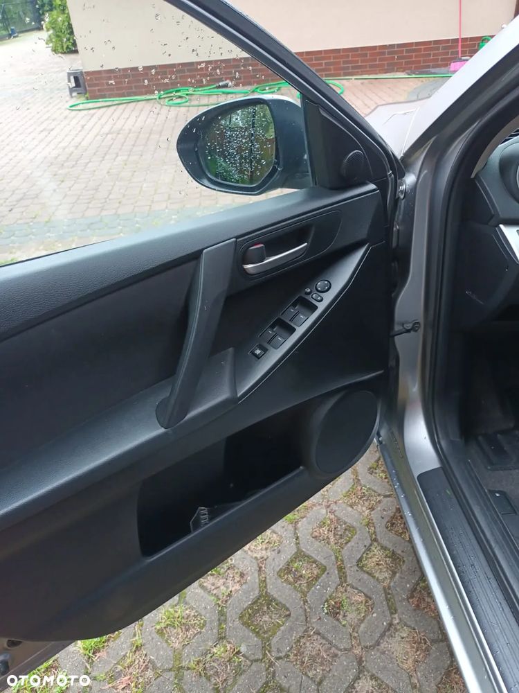 Mazda 3 2.0 Exclusive + - 13
