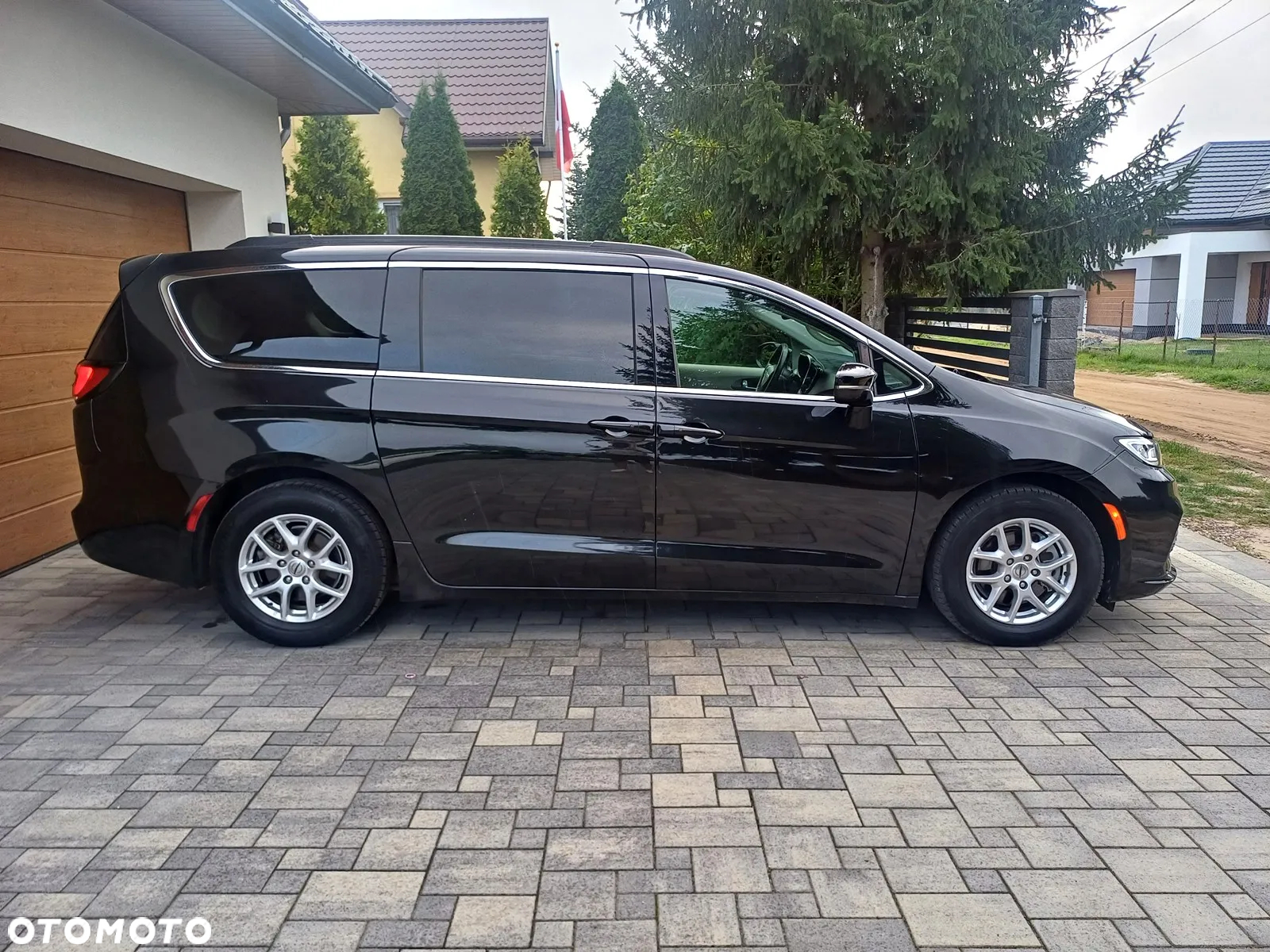 Chrysler Pacifica - 5