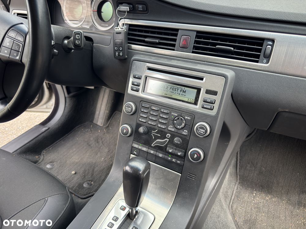 Volvo V70 D5 AWD Summum - 24