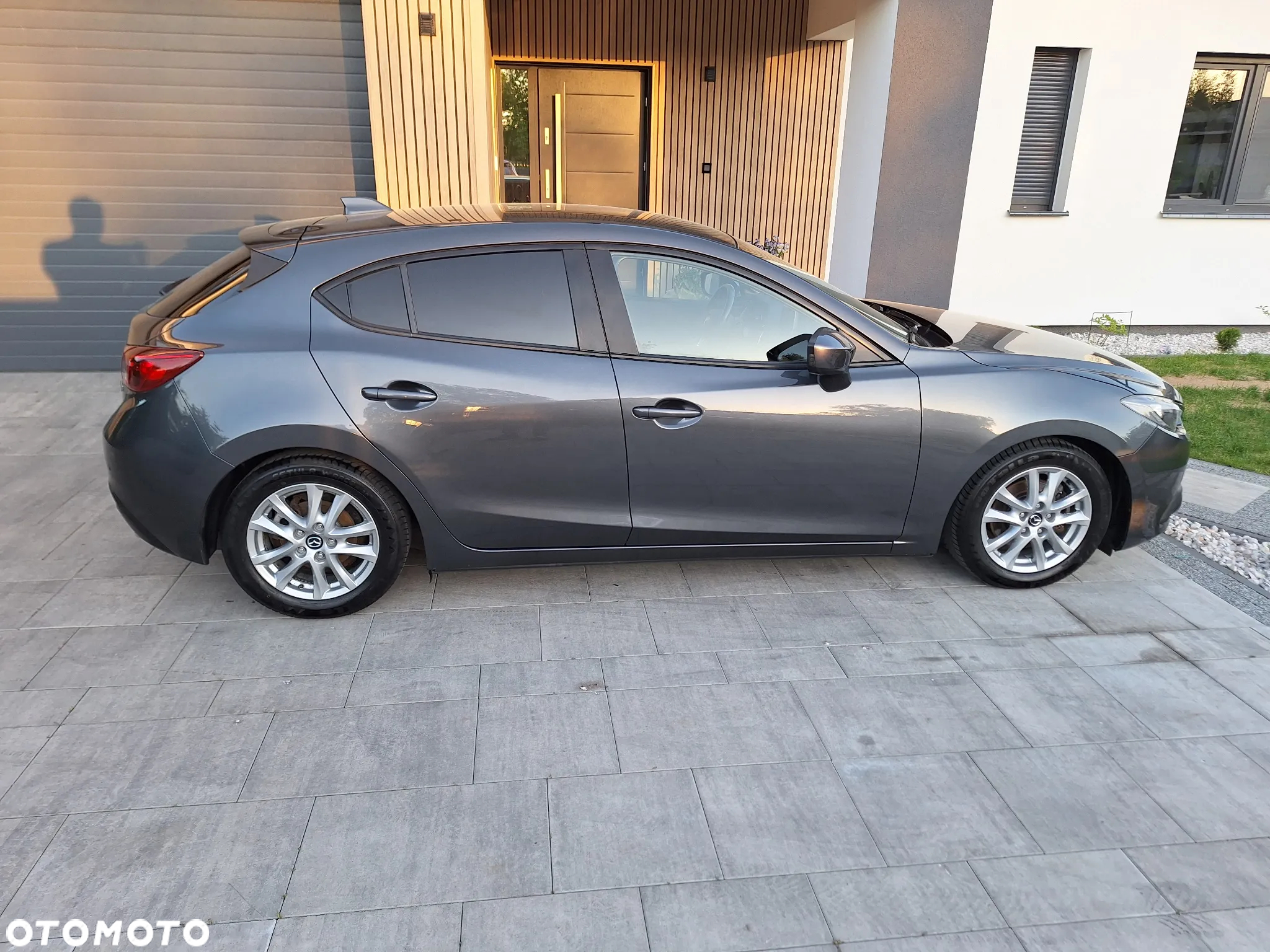 Mazda 3 - 5
