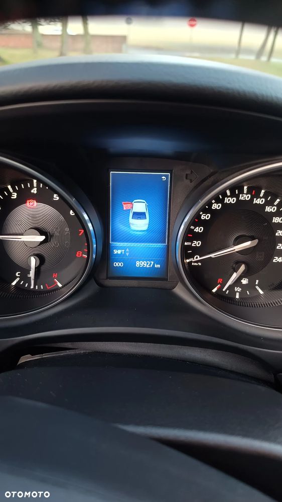 Toyota Avensis 1.8 Prestige - 17