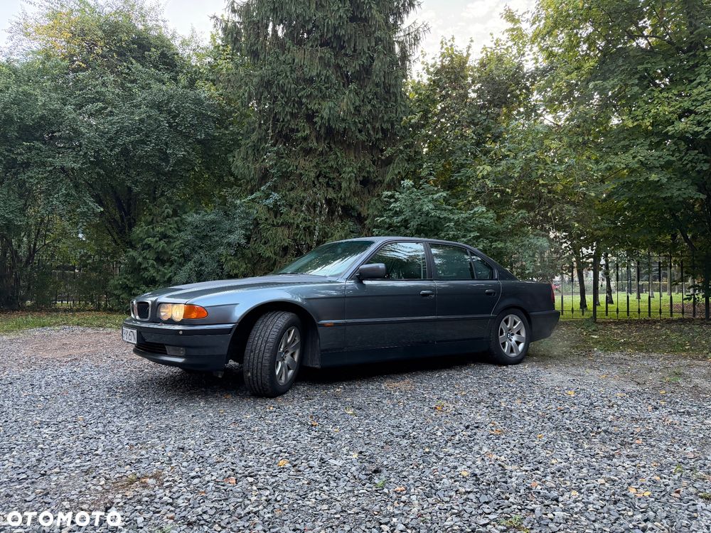 BMW Seria 7 728i L - 6