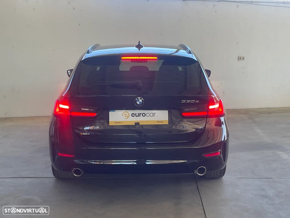BMW 330 e Auto - 4
