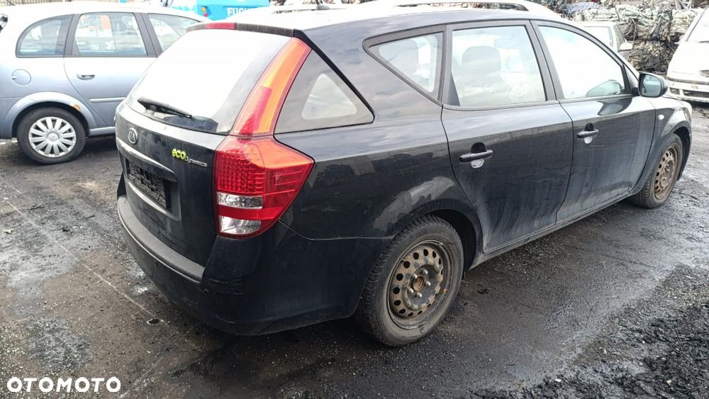 36043 Kia cee'd I lift model od 09-12 silnik 1.4 16V G4FA 109 km lakier 1K - 6