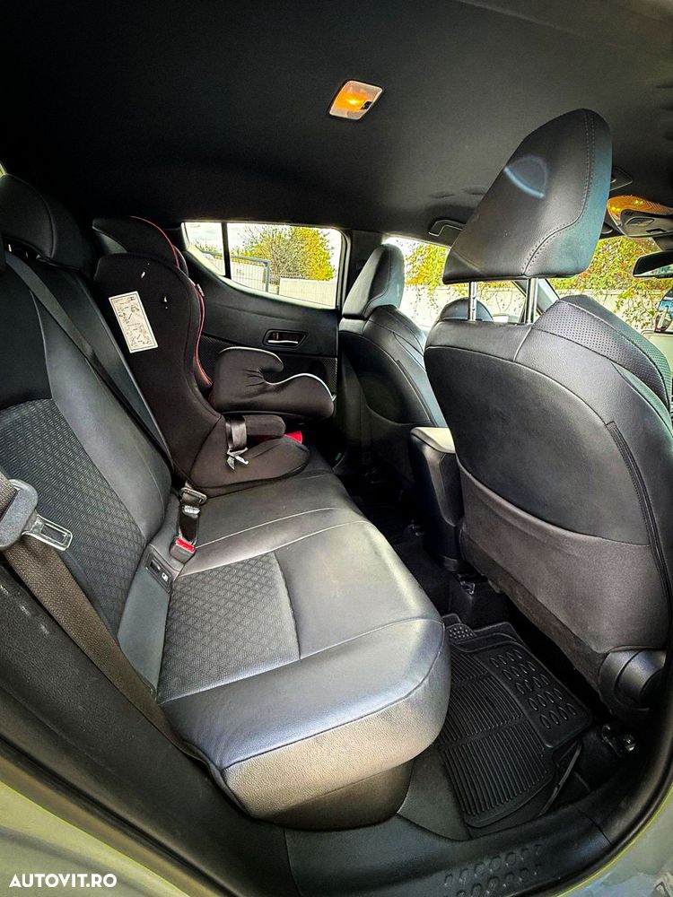 Toyota C-HR 2.0 HSD 184 CP 4x2 CVT C-lassy bi-tone - 13