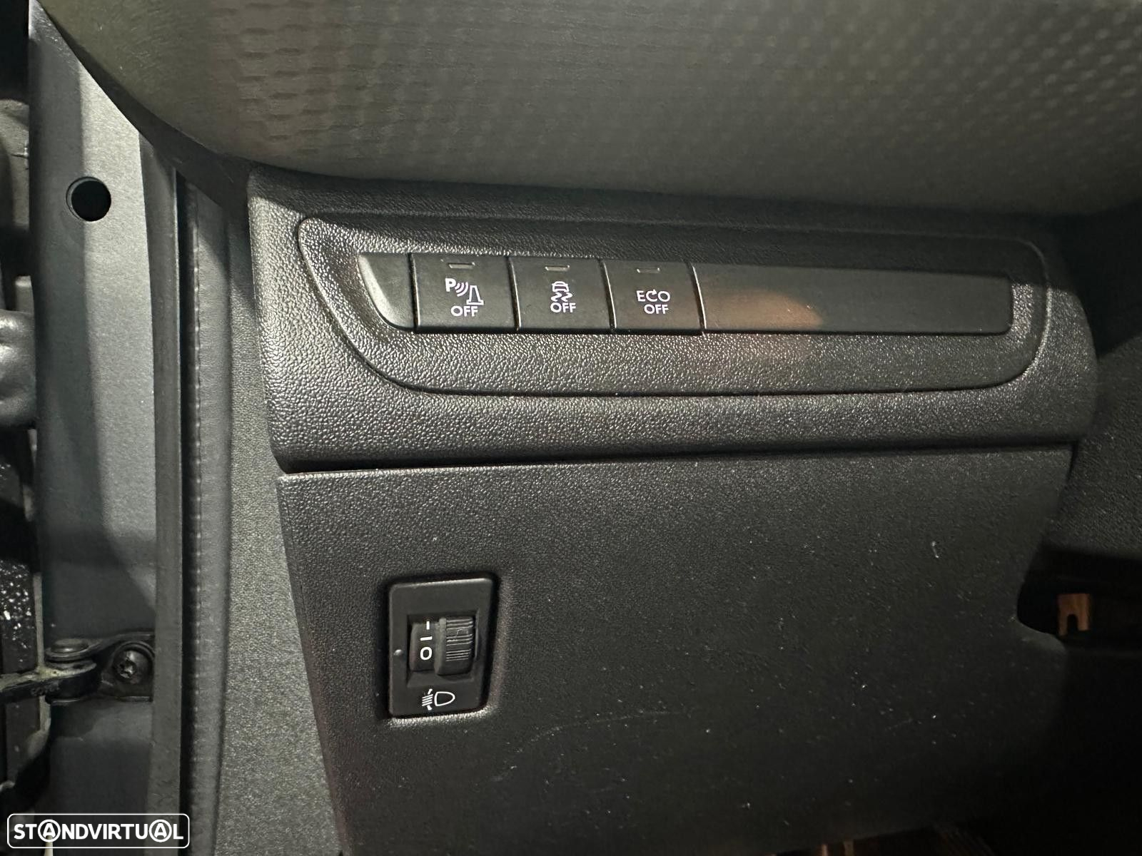 Peugeot 208 1.2 PureTech Active - 41
