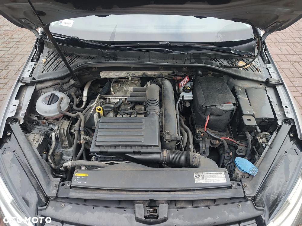 Volkswagen Golf 1.4 TSI BMT Comfortline - 21