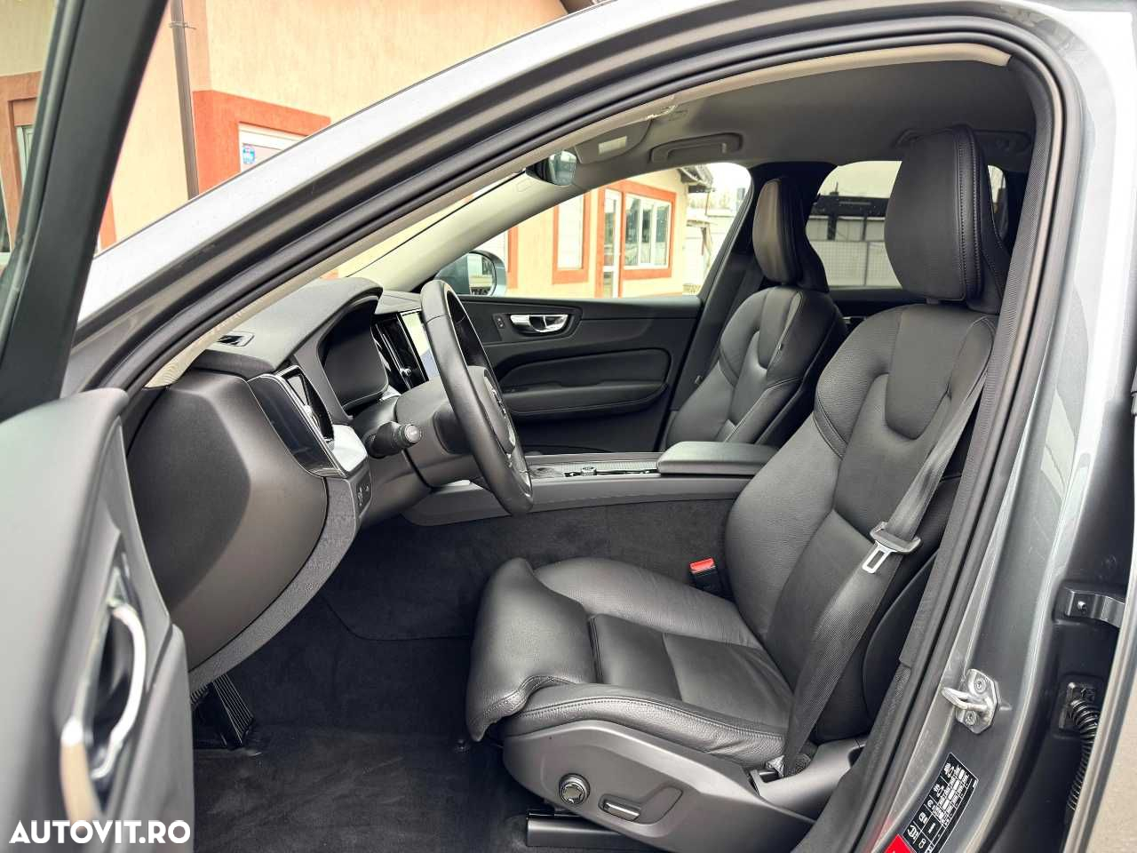 Volvo XC 60 D4 Momentum - 17