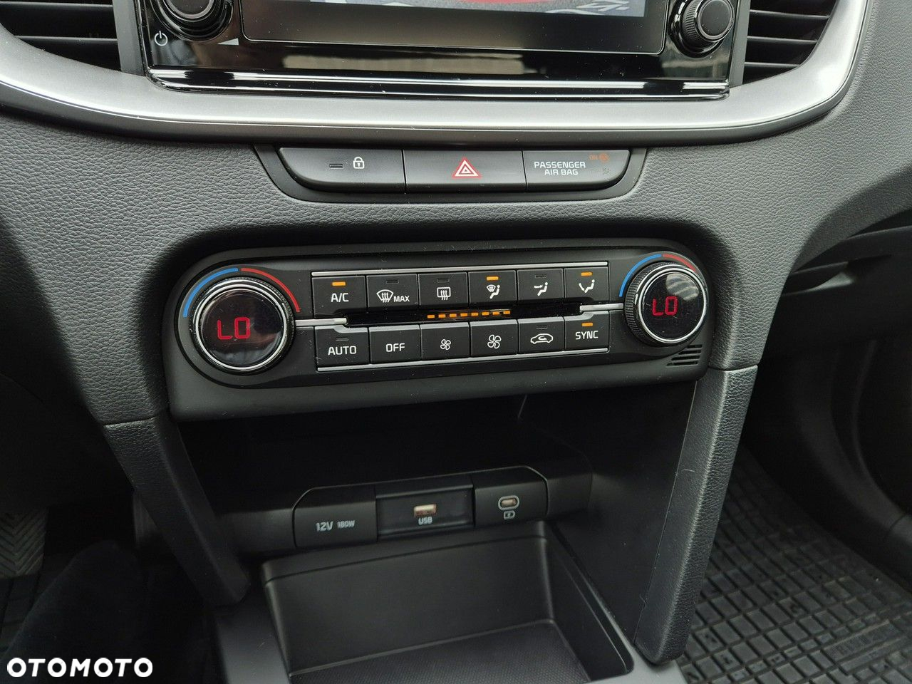 Kia XCeed - 27