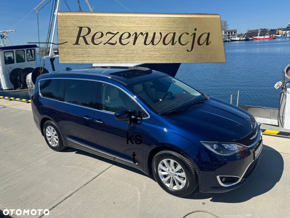 Chrysler Pacifica - 1