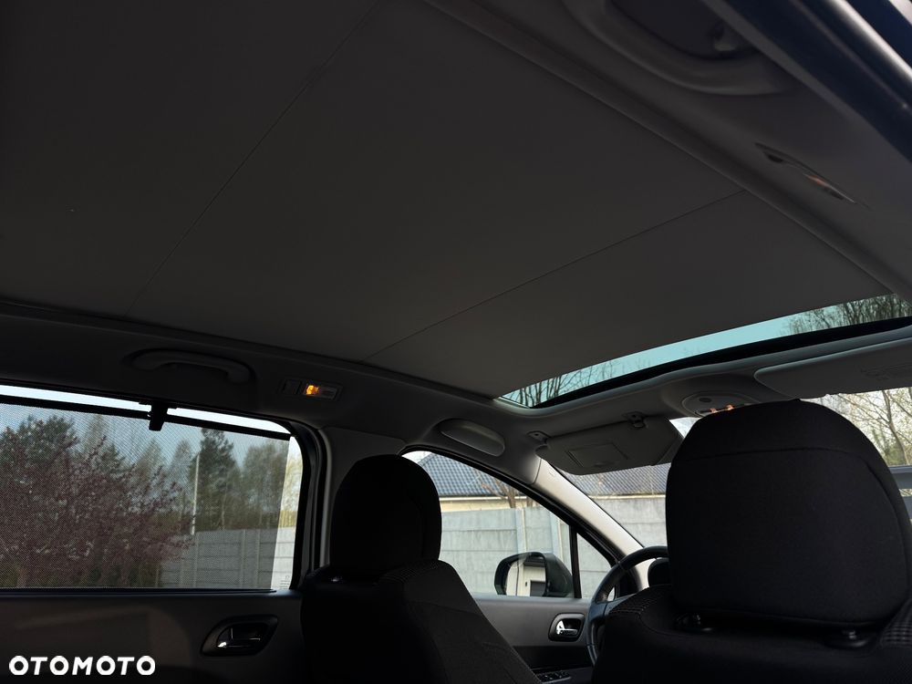 Peugeot 5008 1.6 THP Premium - 7