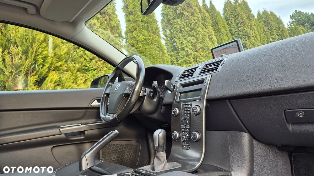 Volvo C30 D4 R-Design - 6