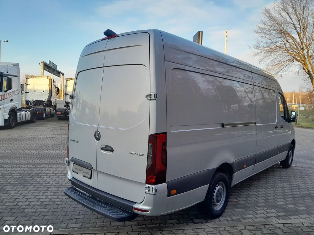 Mercedes-Benz Sprinter - 6