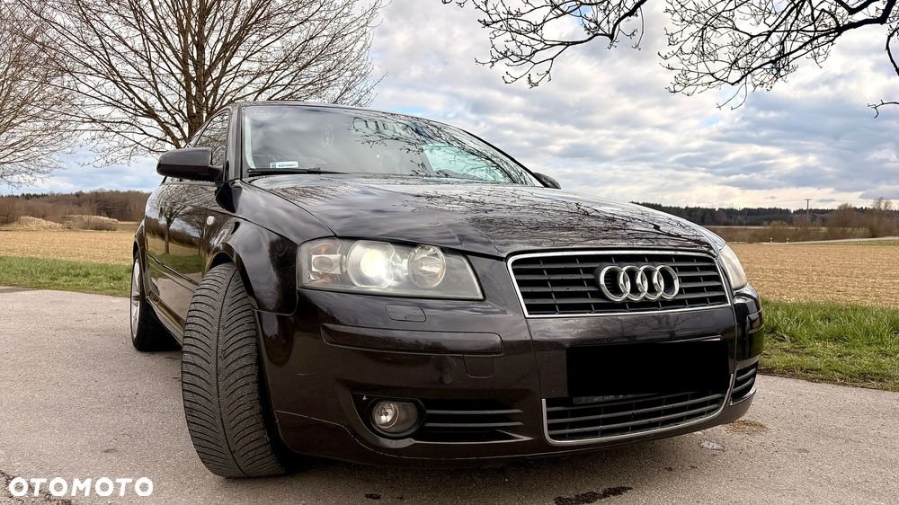 Audi A3 3-drzwiowe 2.0 FSI Ambition - 3
