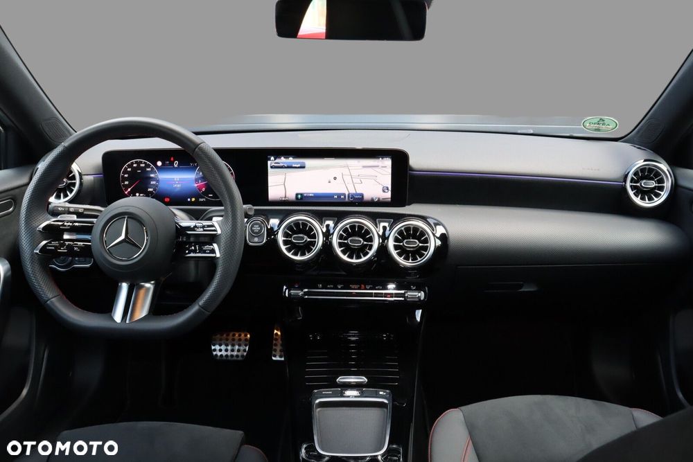 Mercedes-Benz Klasa A 200 AMG Line 7G-DCT - 12