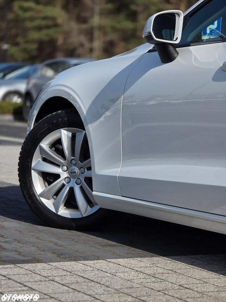 Volvo V60 B3 B Momentum Pro - 33