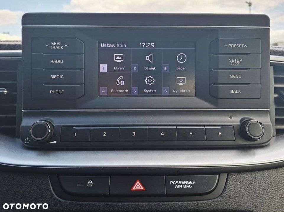 Kia Ceed - 26