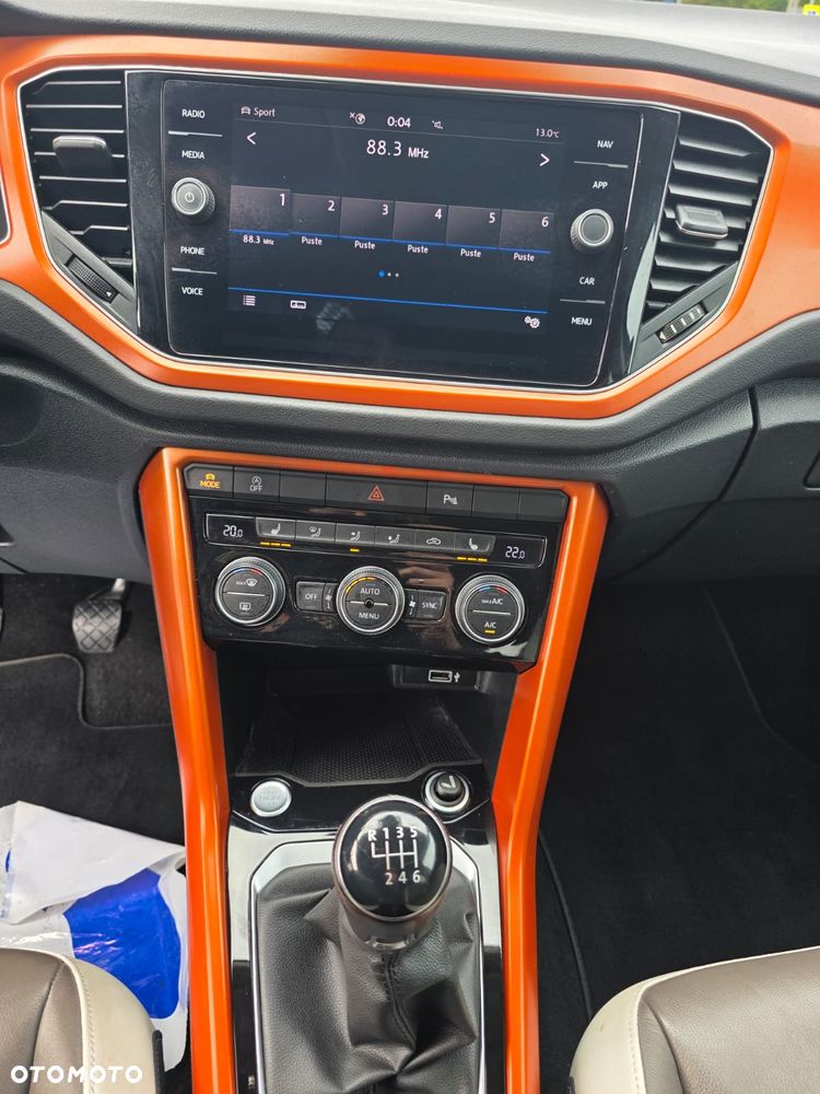 Volkswagen T-Roc - 17