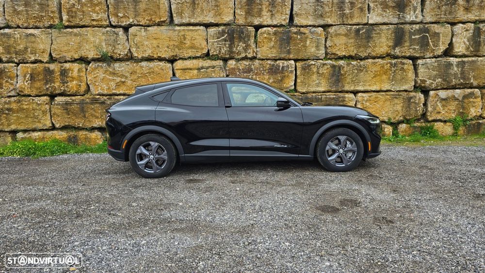 Ford Mustang Mach-E - 4