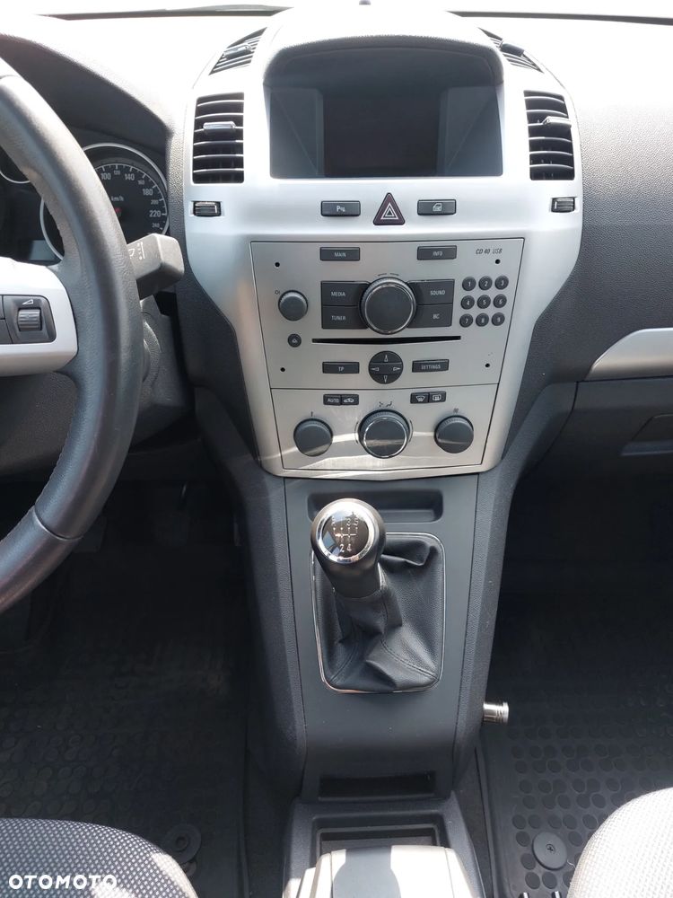 Opel Zafira - 12
